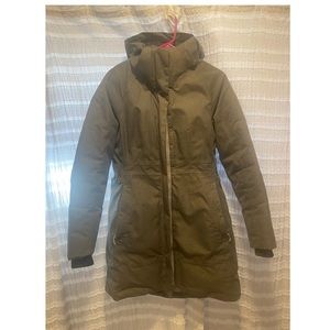 Women’s like new North face winter jacket